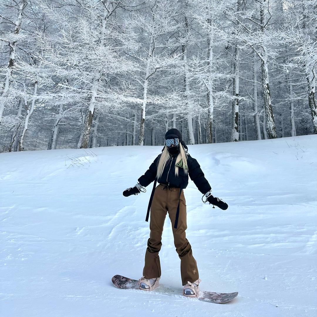 萌酱Vivian（滑雪版🏂）