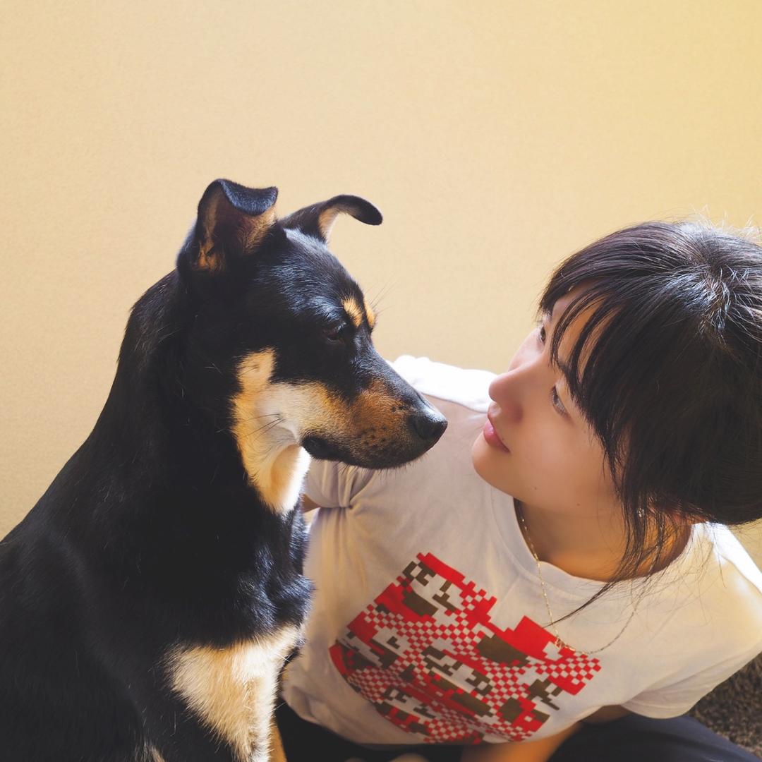 腰站红带子