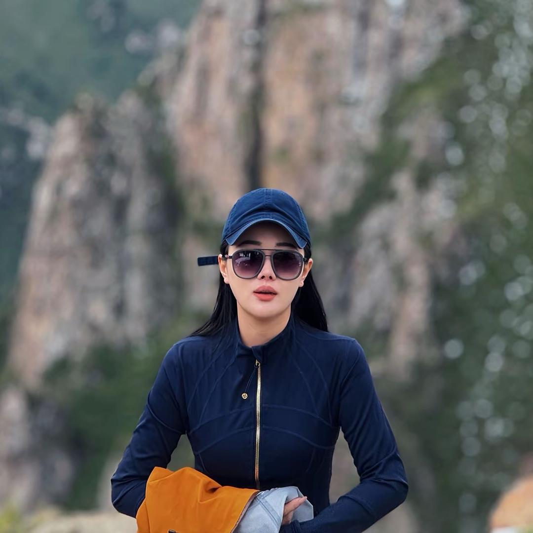 王圆圆.