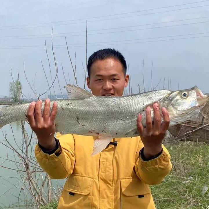 小曹爱钓鱼