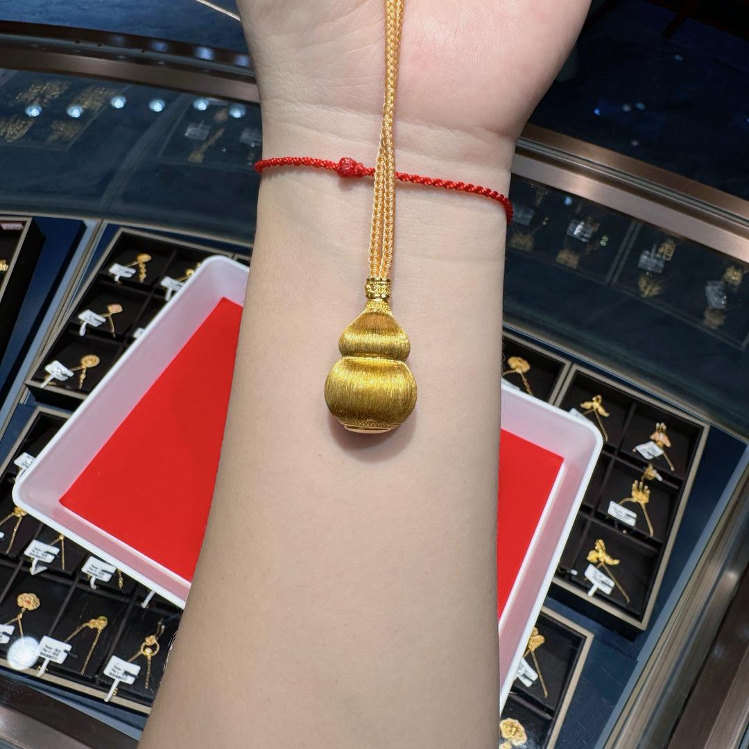 批发展厅小姐姐