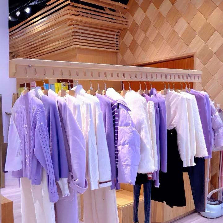 品.牌女.装万达店A