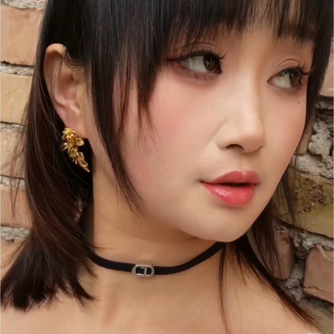 胖丫头笑笑