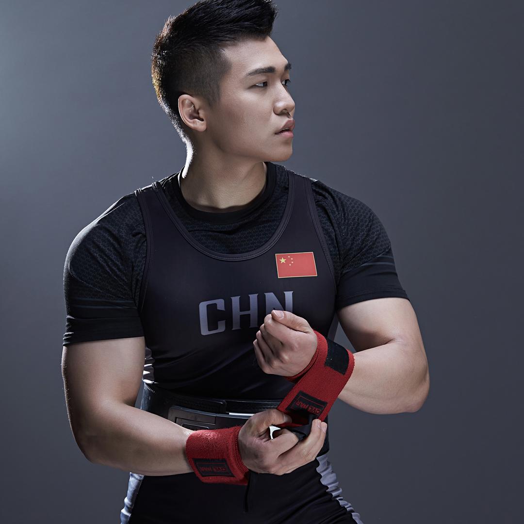 硬拉王-施宝发（体重70冲三项700）