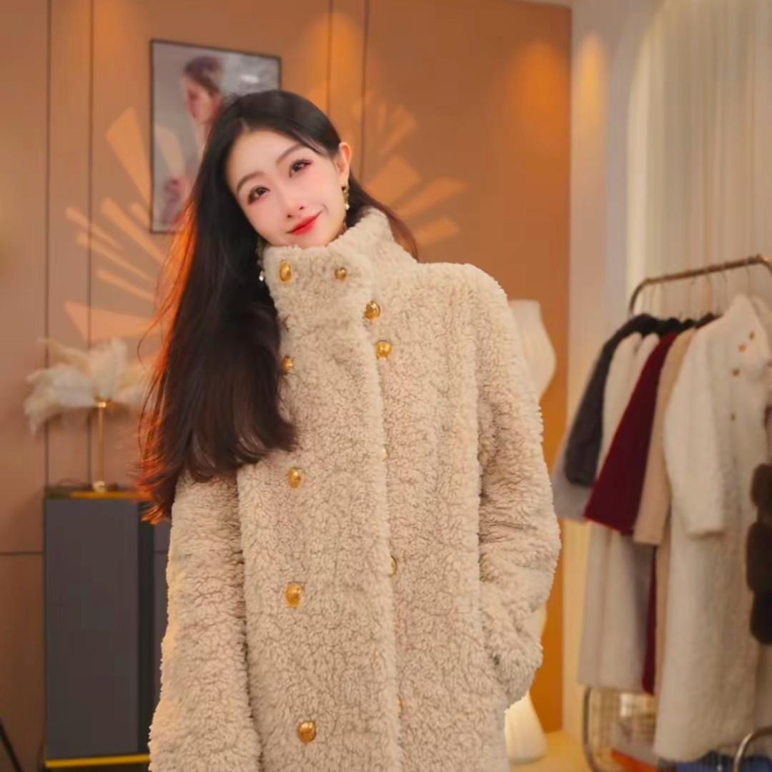 荣荣轻奢女装