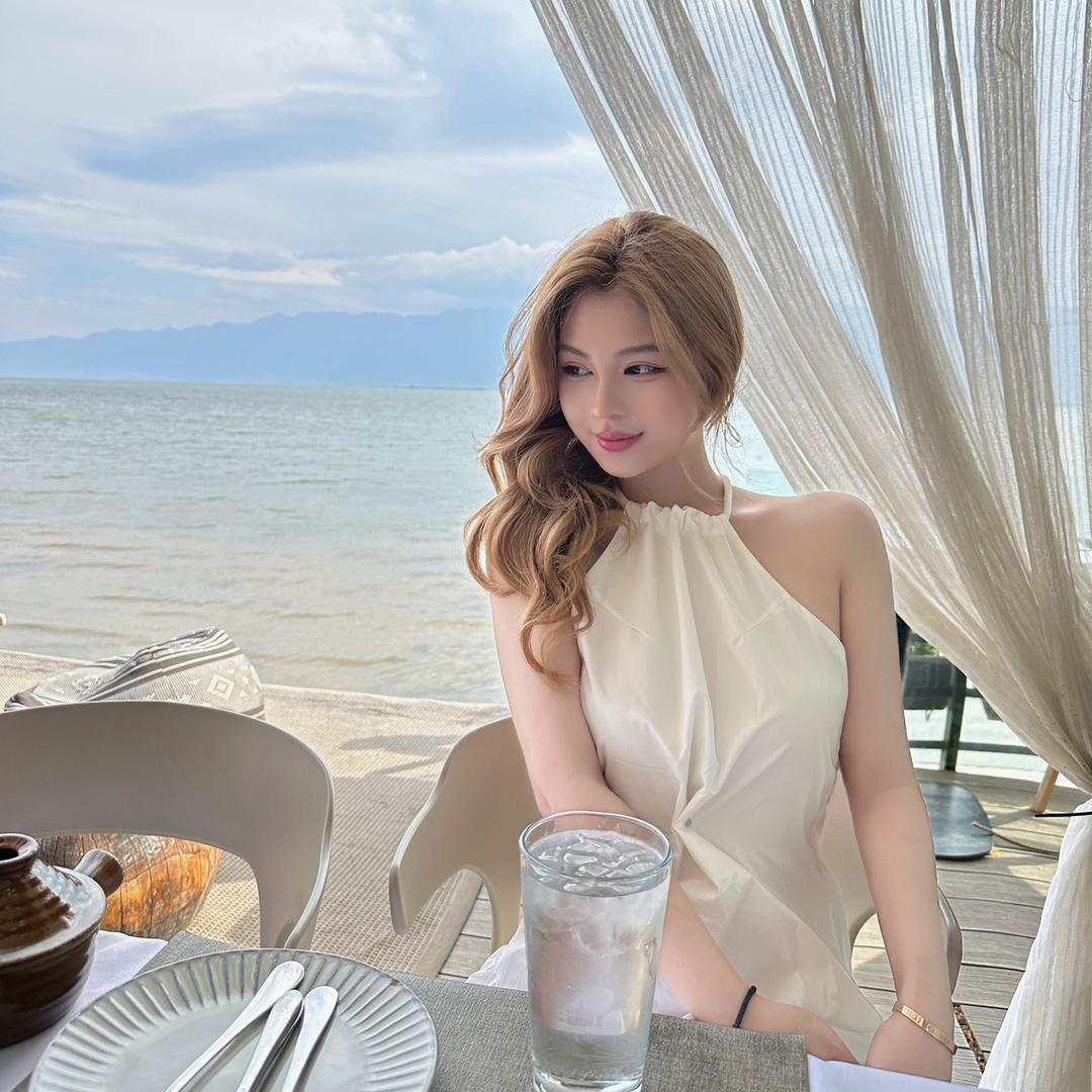 一头牛烤肉老板娘