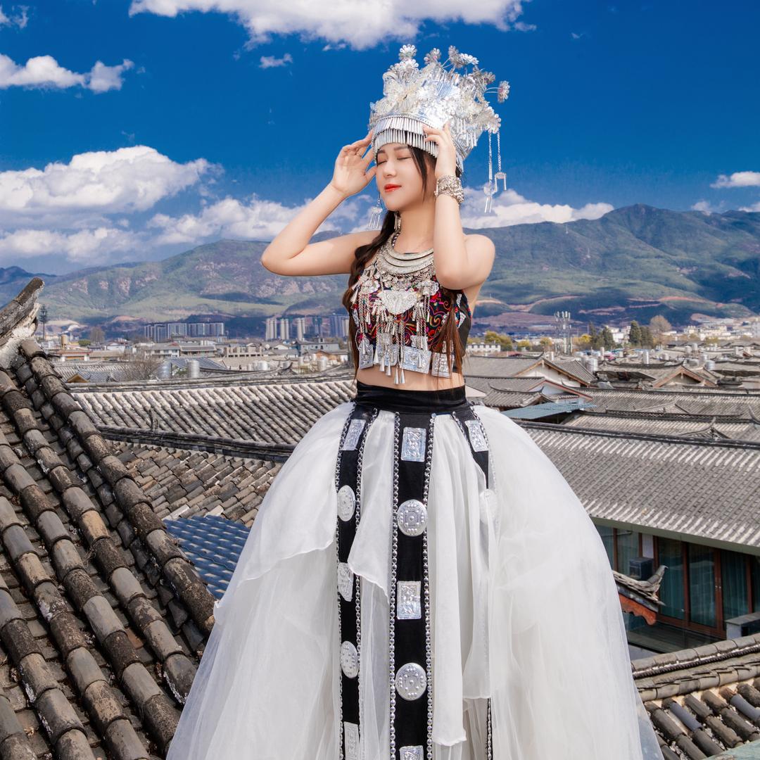 彤彤