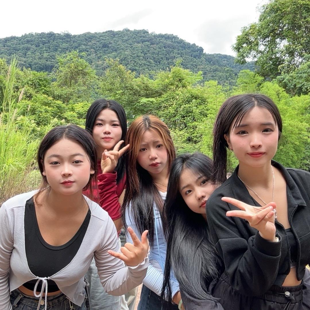 苗族女孩爱跳舞7