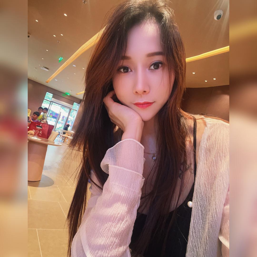 ADa👯♀️滢💕