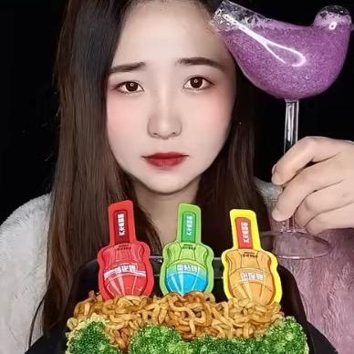 倩宝爱吃喝
