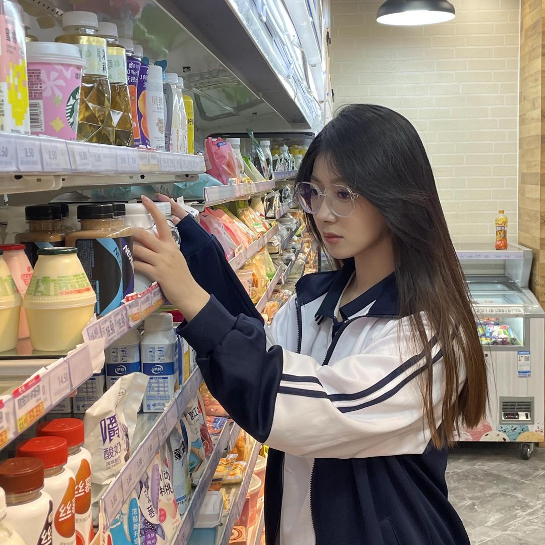 杨小艺⁹²¹¹