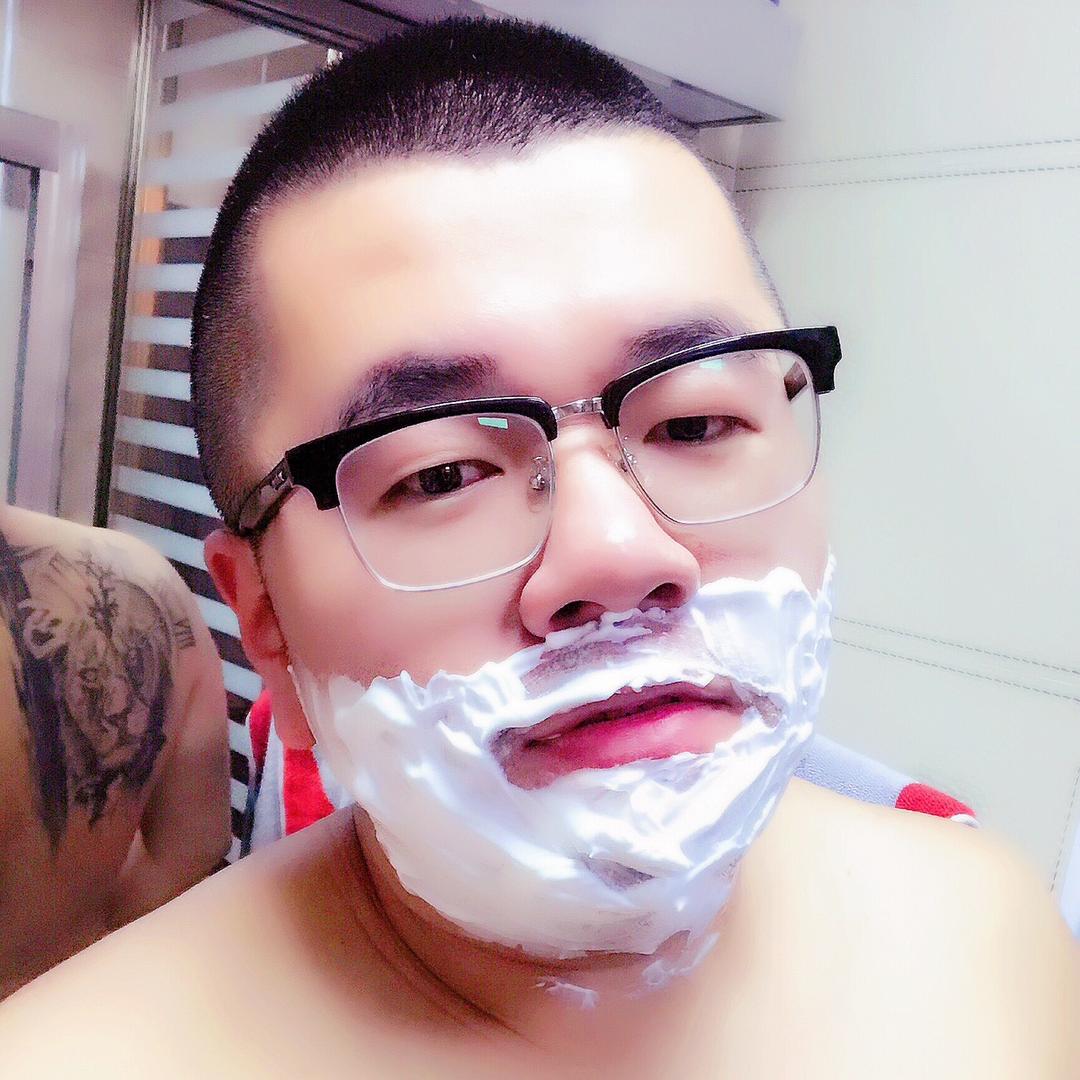 小乐仓储大码男装