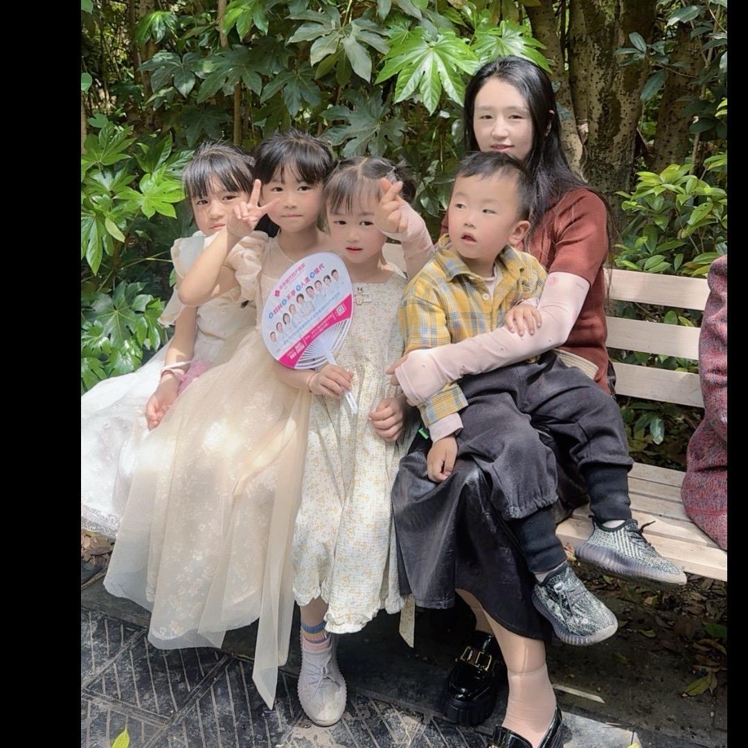 小陆单亲妈妈《四个孩子》“仅此一号谨防受