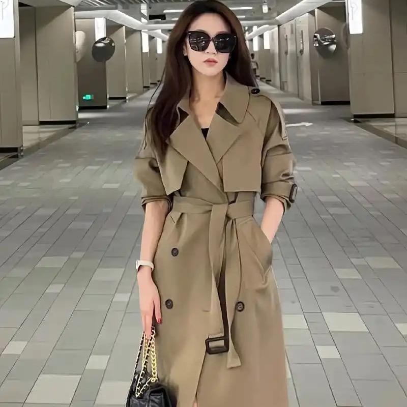 君晟优品风衣服饰店