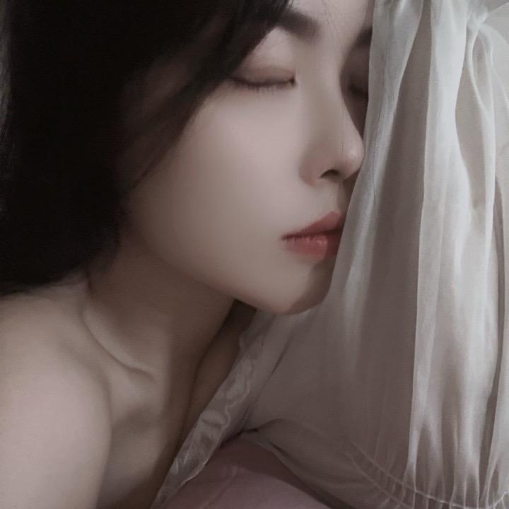 李妍、