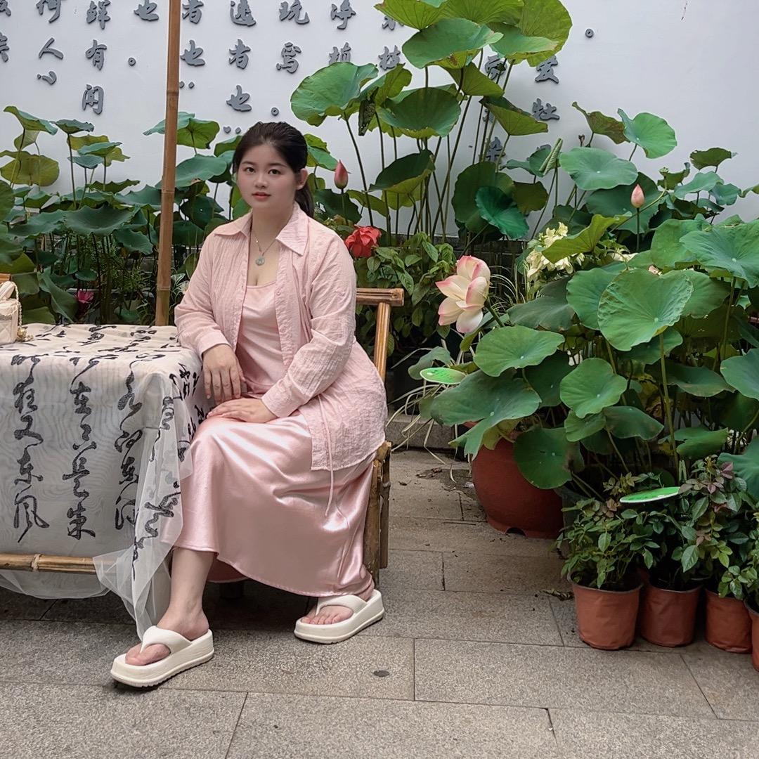 爱笑的女孩 笑笑