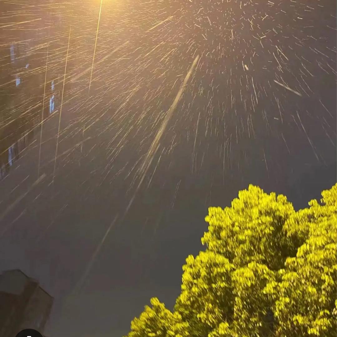 冰蓝夜雨