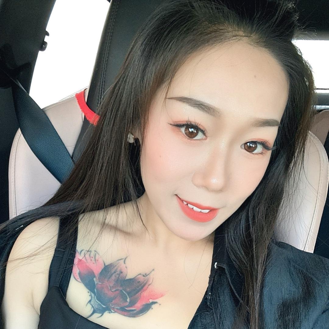 A.   小静