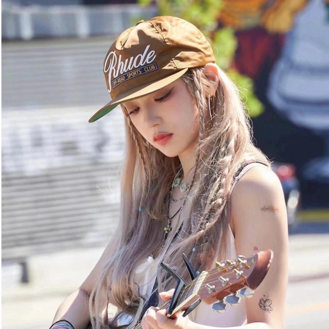 小曲琦呀头像