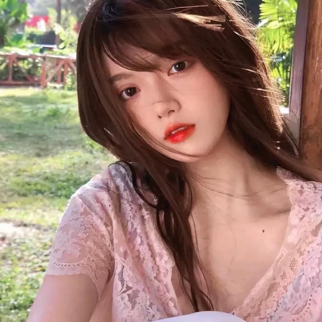 美女…….