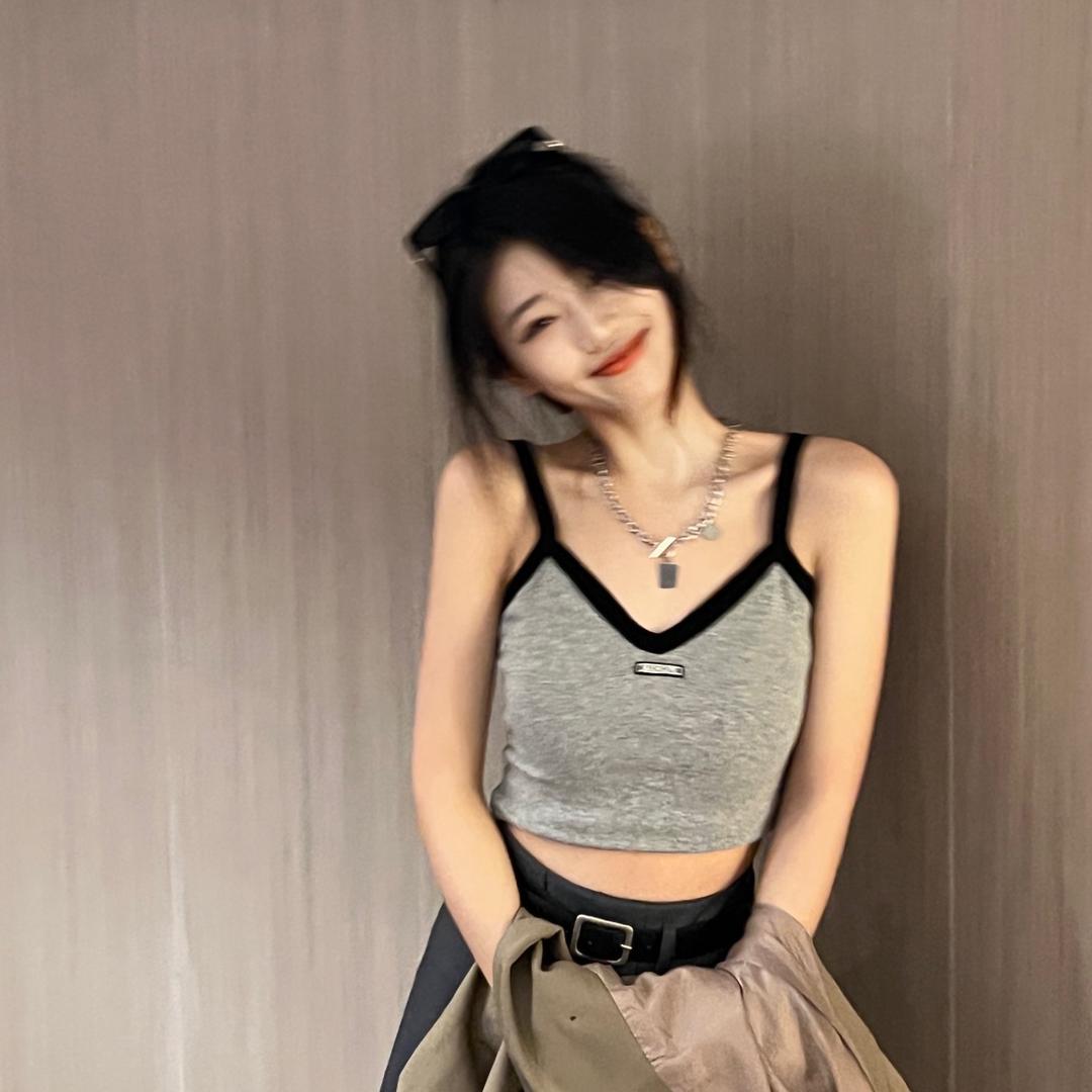 小黄的梨形身材【穿搭服饰】