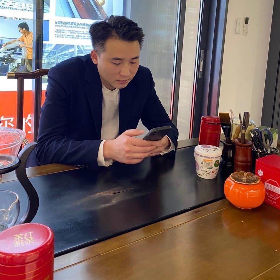 涛哥奔宝奥汽配