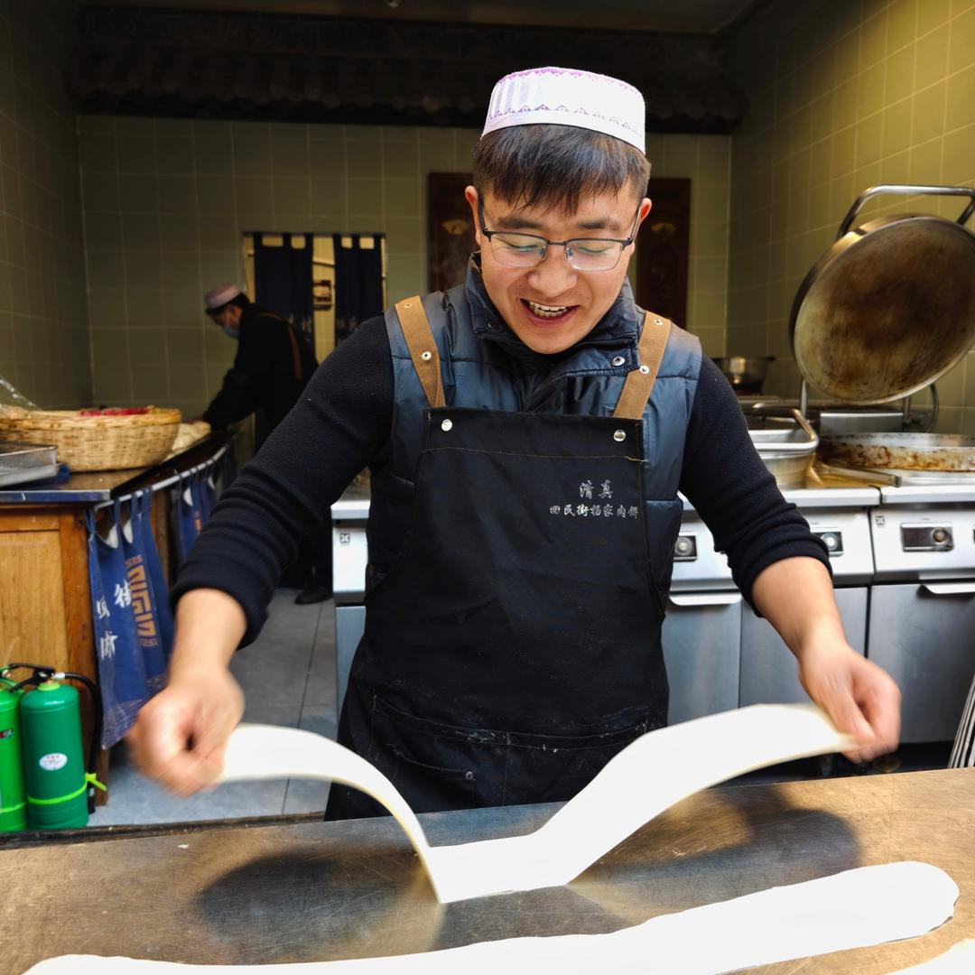 袁家村回民街杨家肉饼