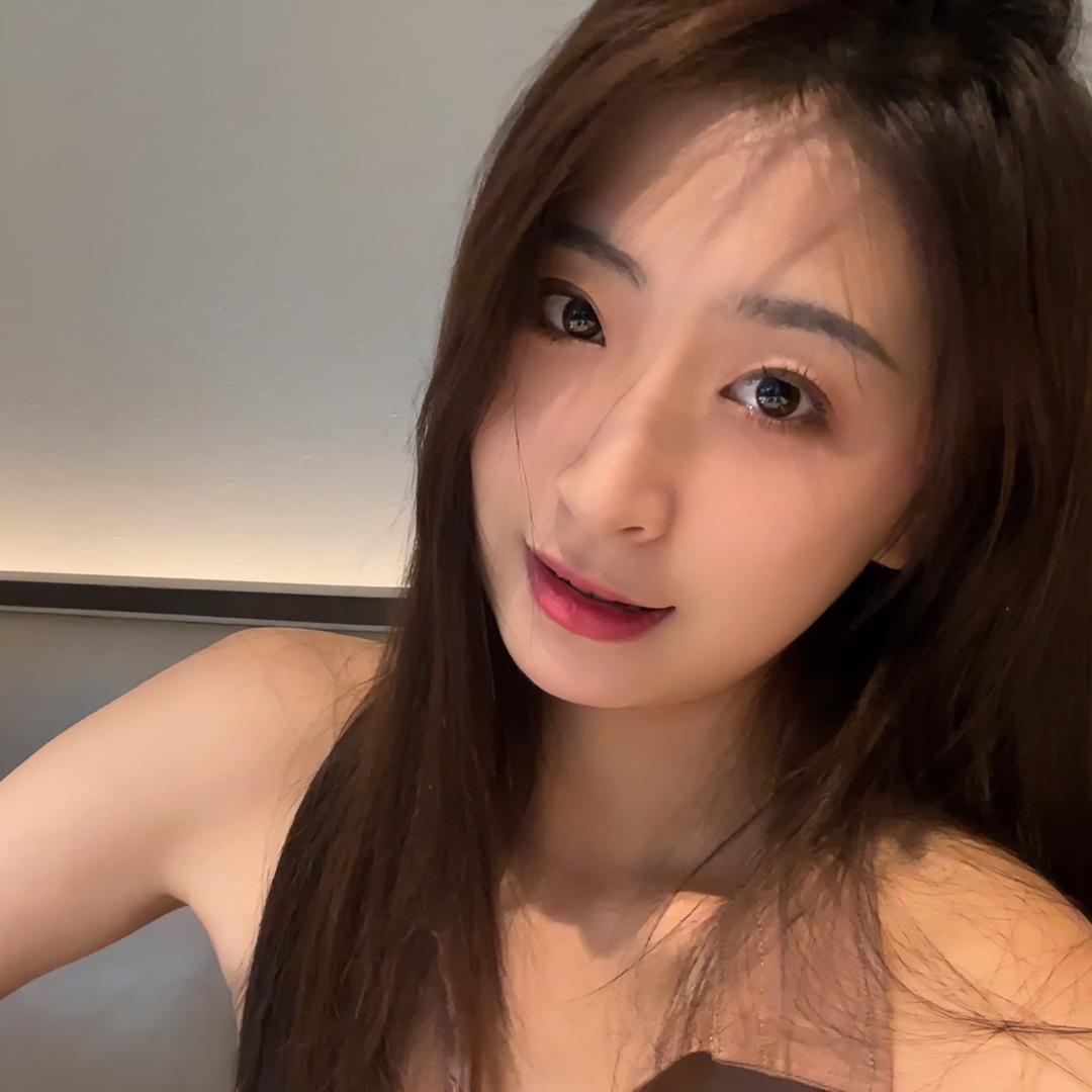 赟儿.
