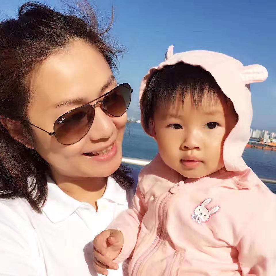 汉正街品牌广场薇薇美服饰