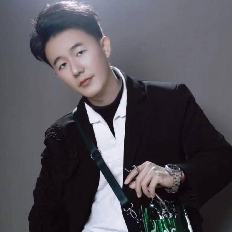 那曲屿奈造型