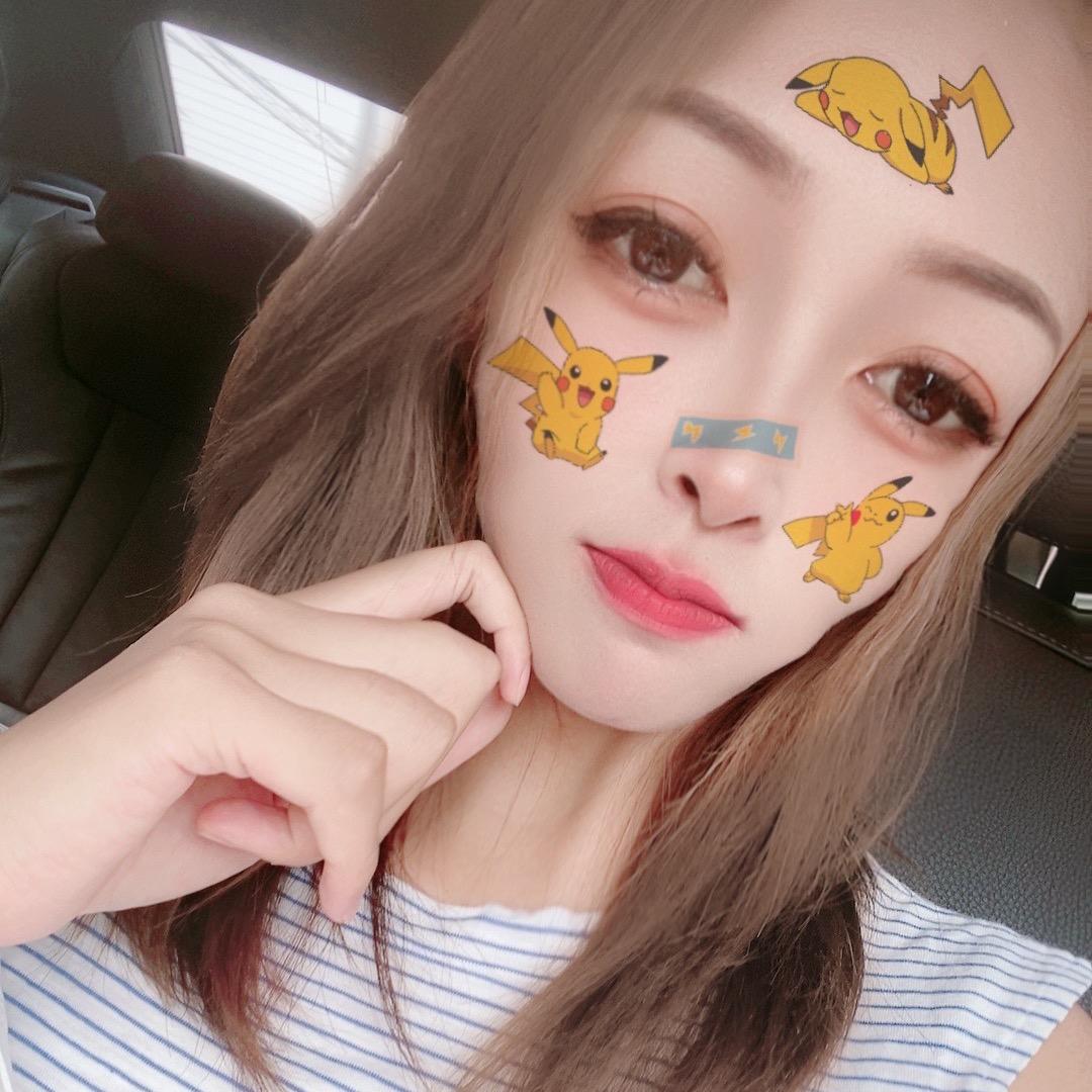 莫凡姐.小心遭雷劈