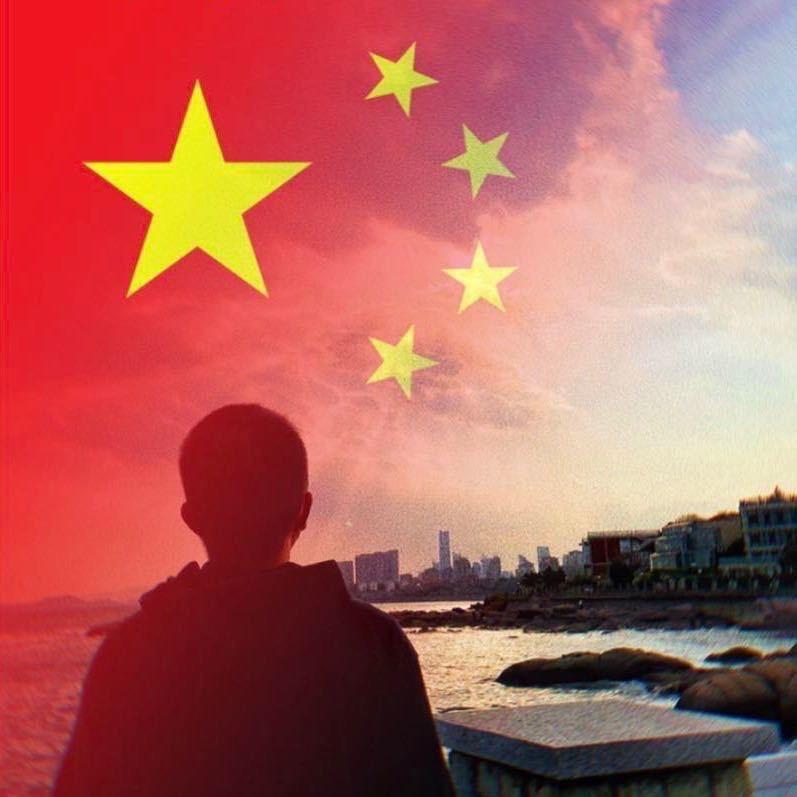 喝了口冰镇可乐