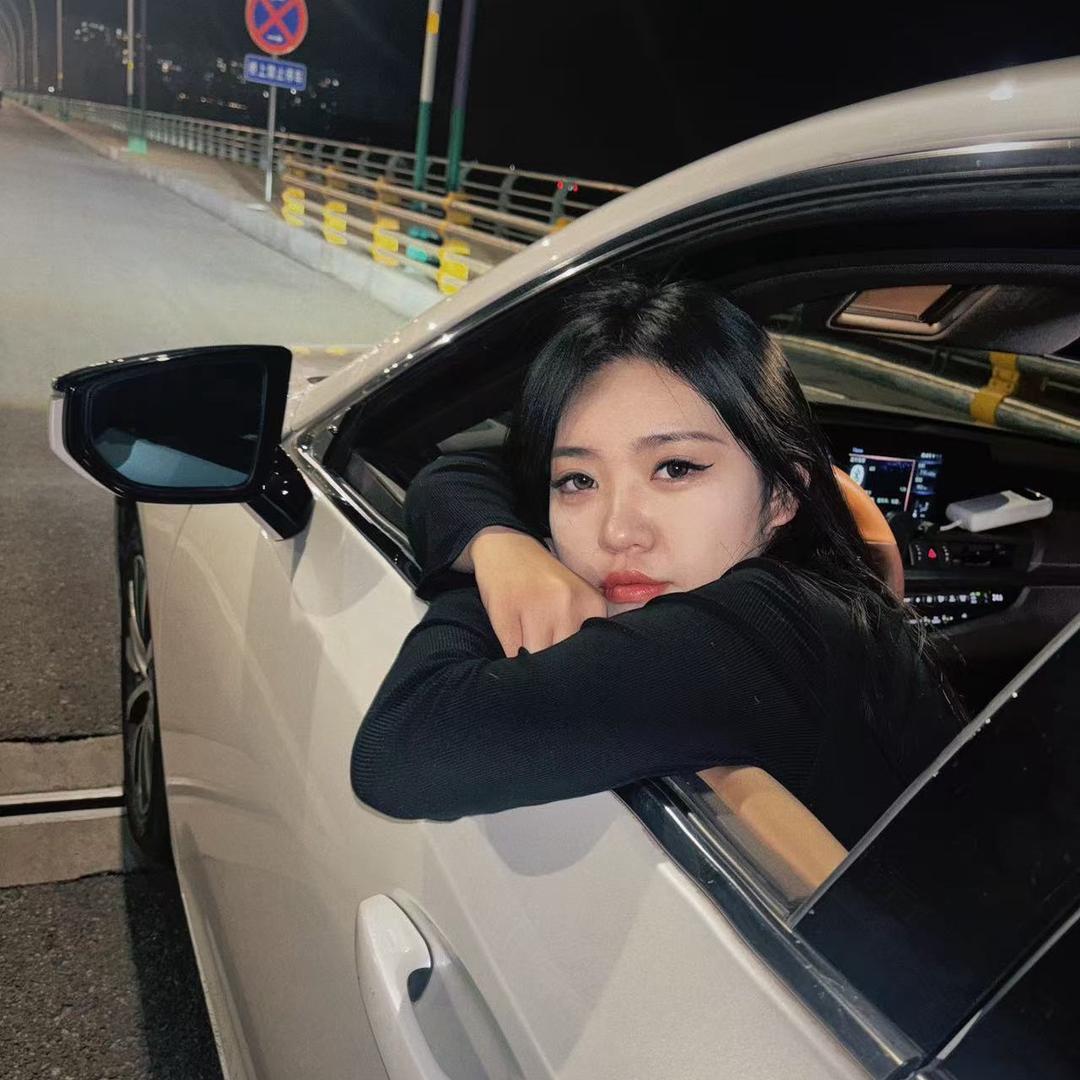 小伊./
