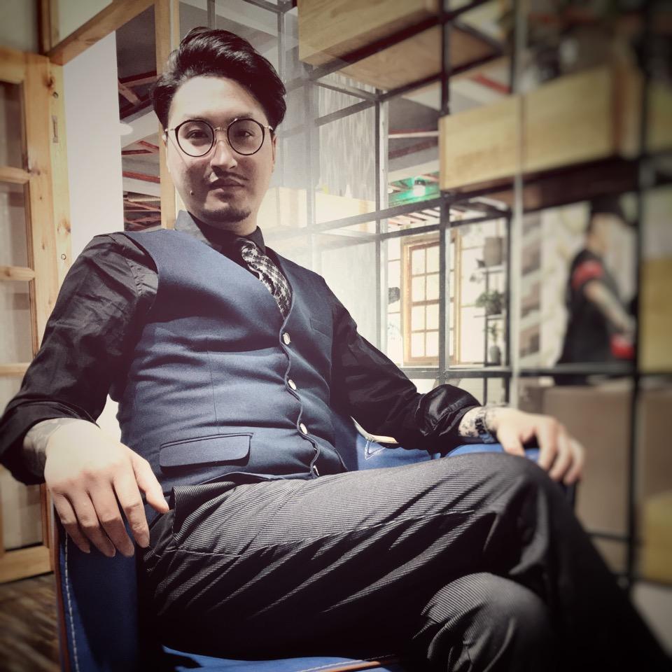 陆良八叶八号美发工作室