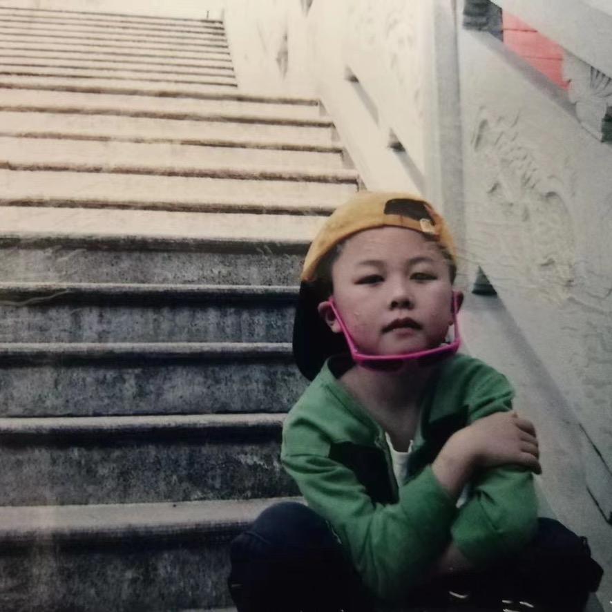 弹吉他的谢同学