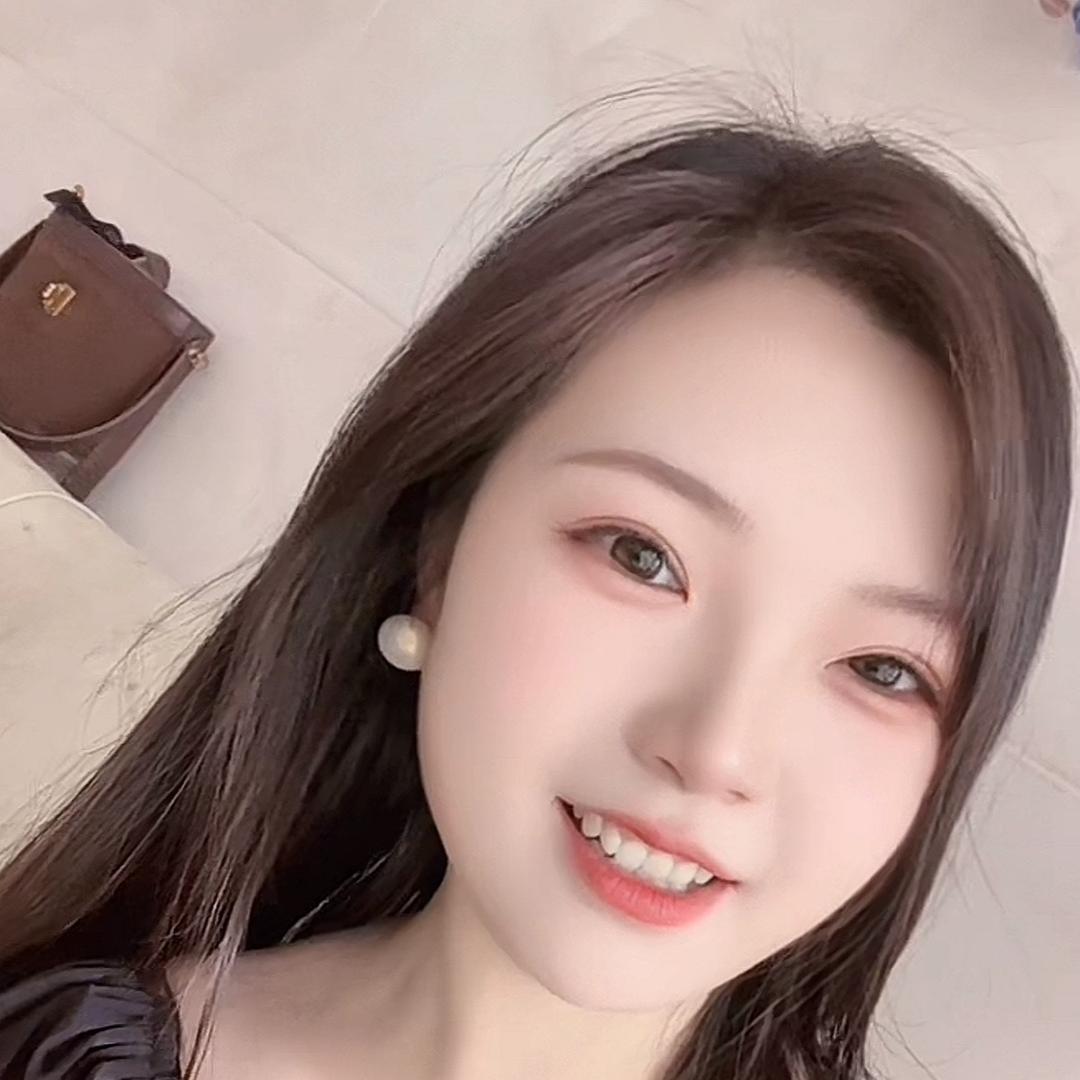 做衣服的小姐姐