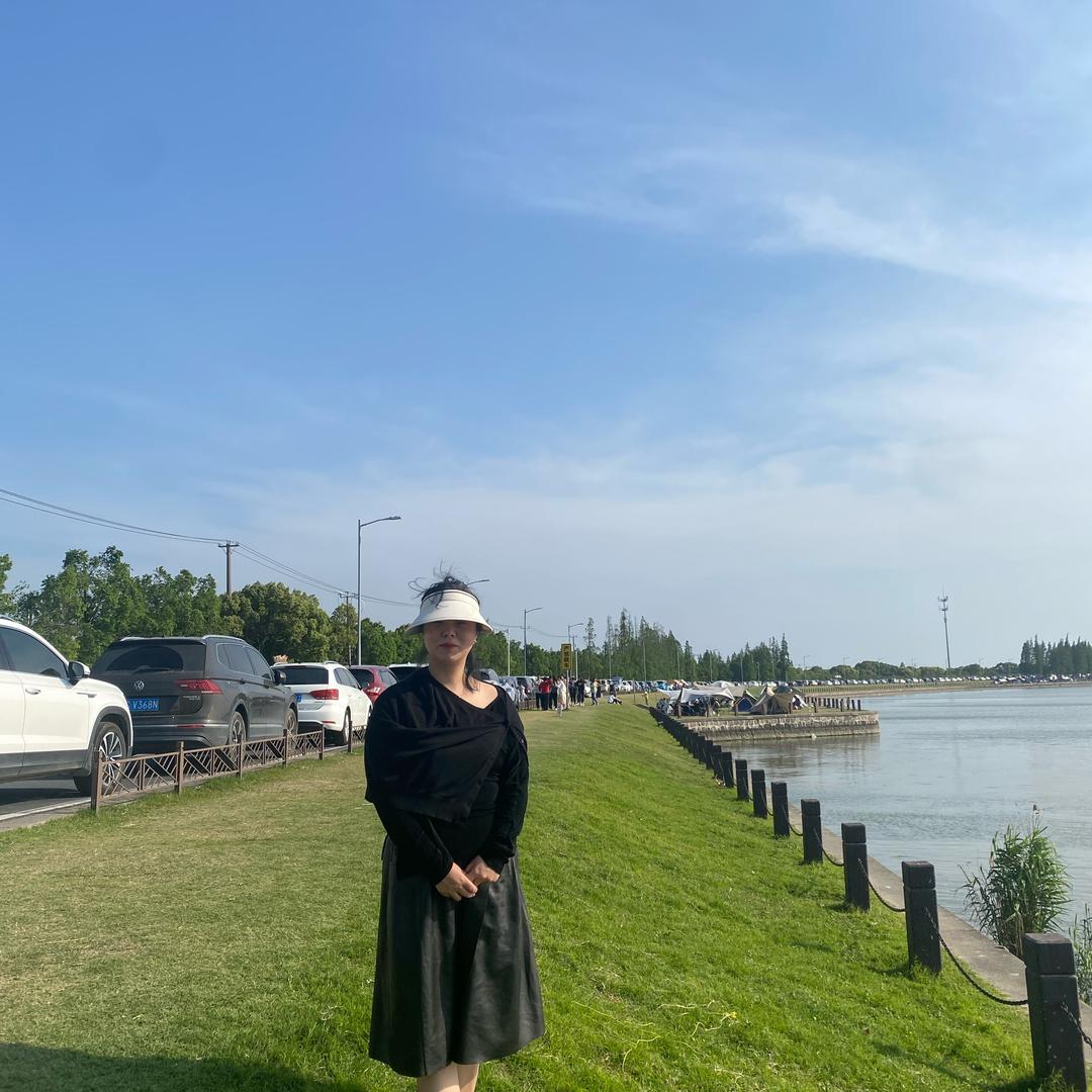 小莉往前冲