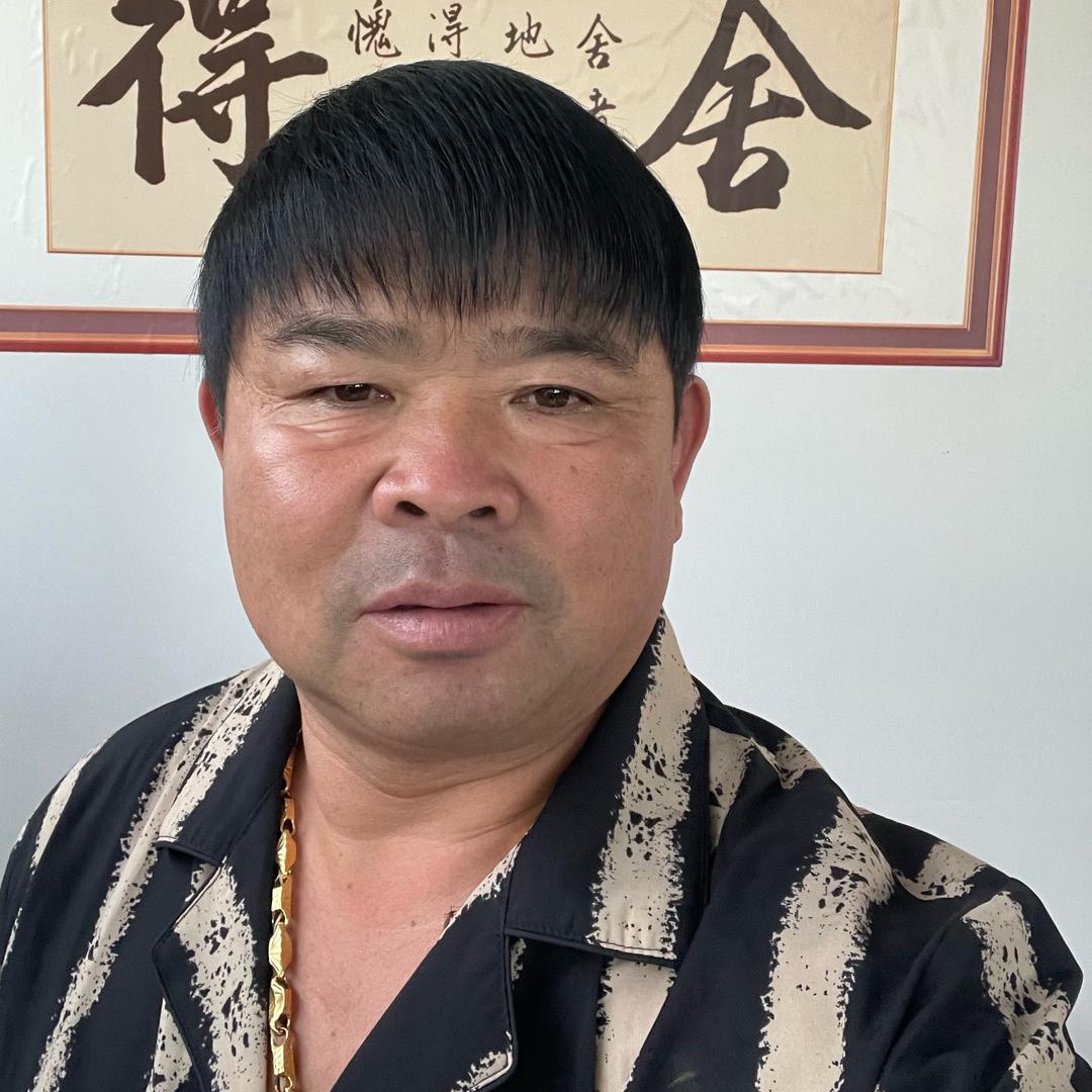 泾口专业开挖机的胖哥