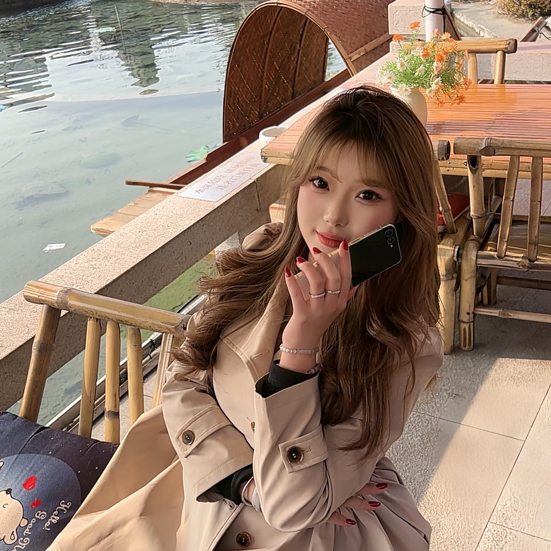 爱小猪还是爱手机