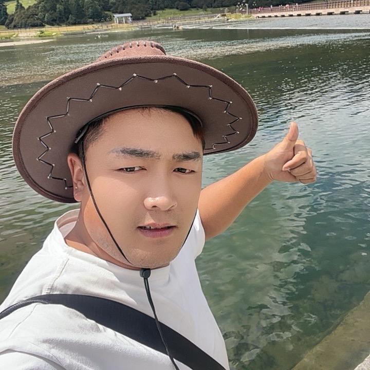 李有才