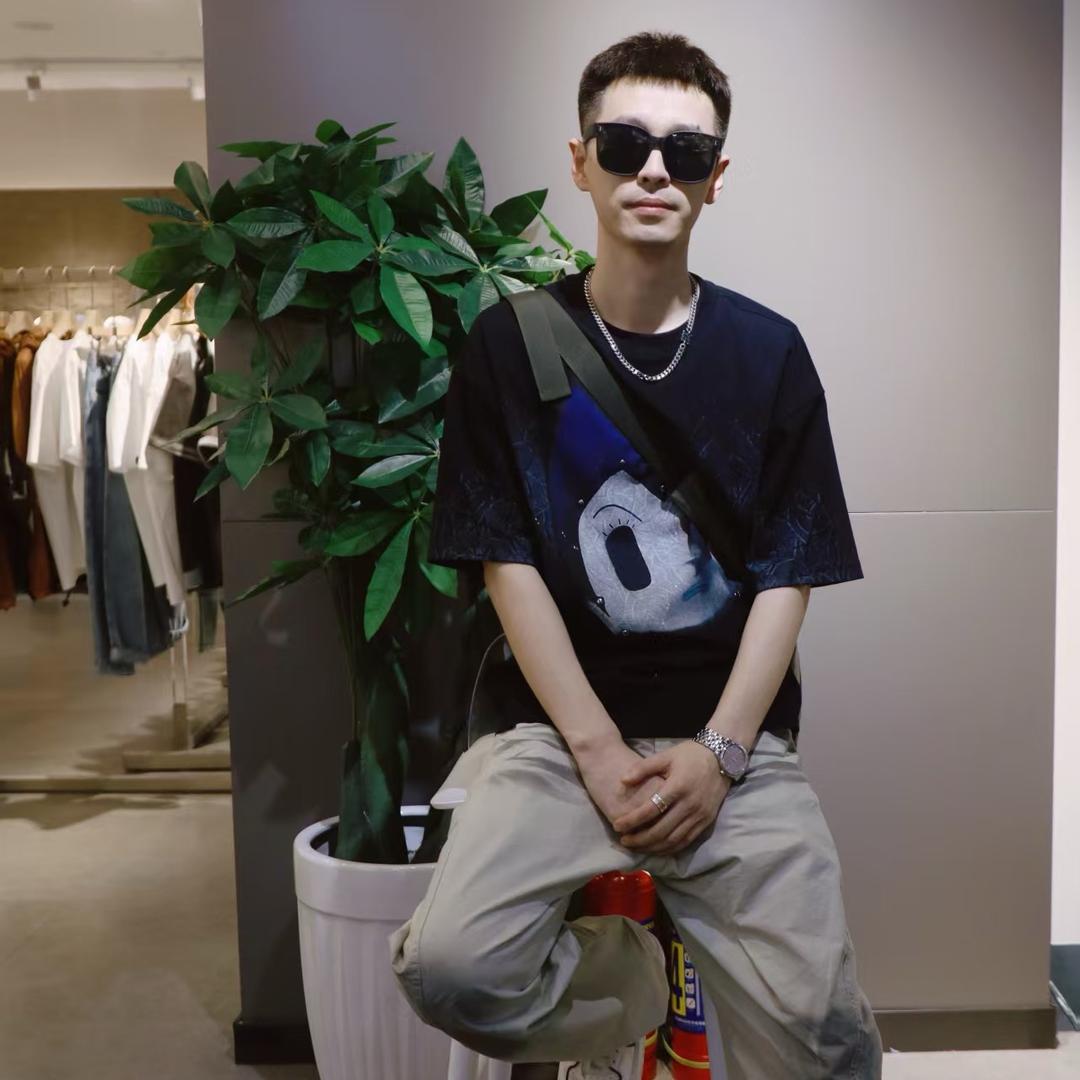 鹤岗陶哥の品牌服装