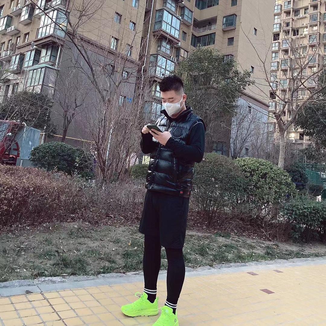 张佳