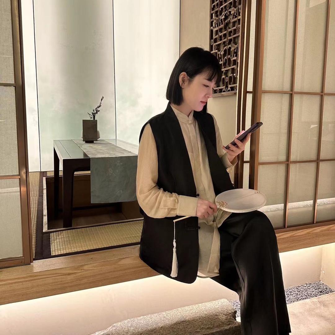 左大花轻奢服饰