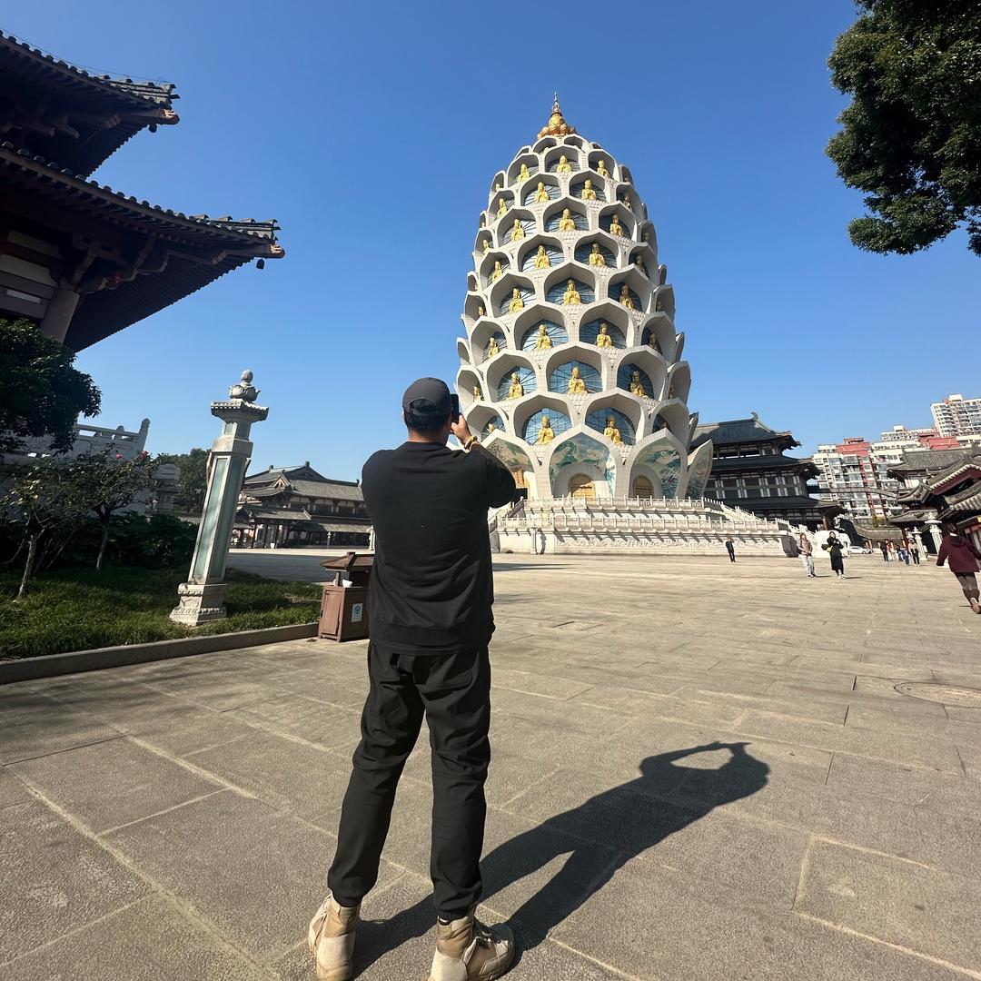 阿胖到处吃