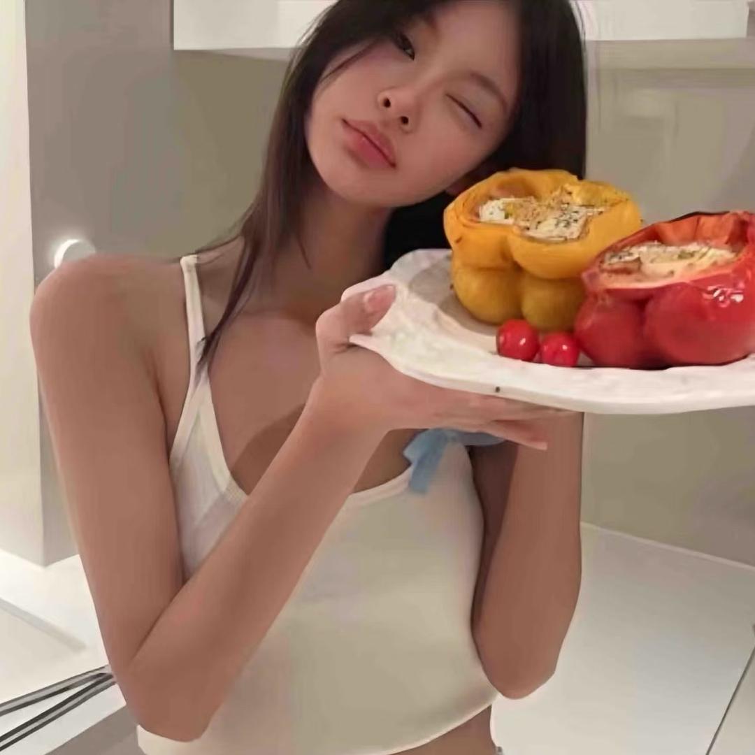 ℳ