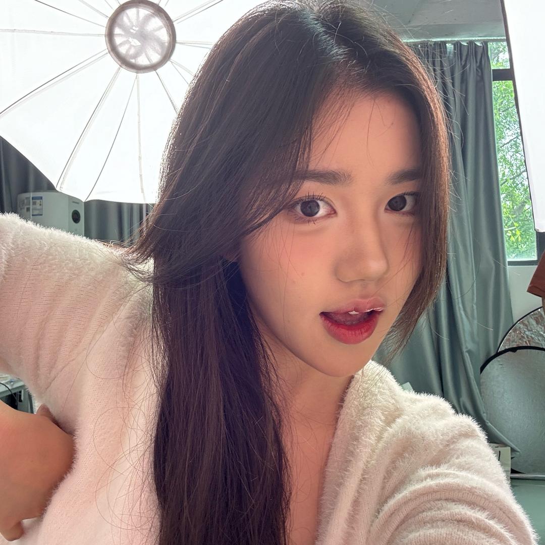 某亦菲的英文名叫雷露思