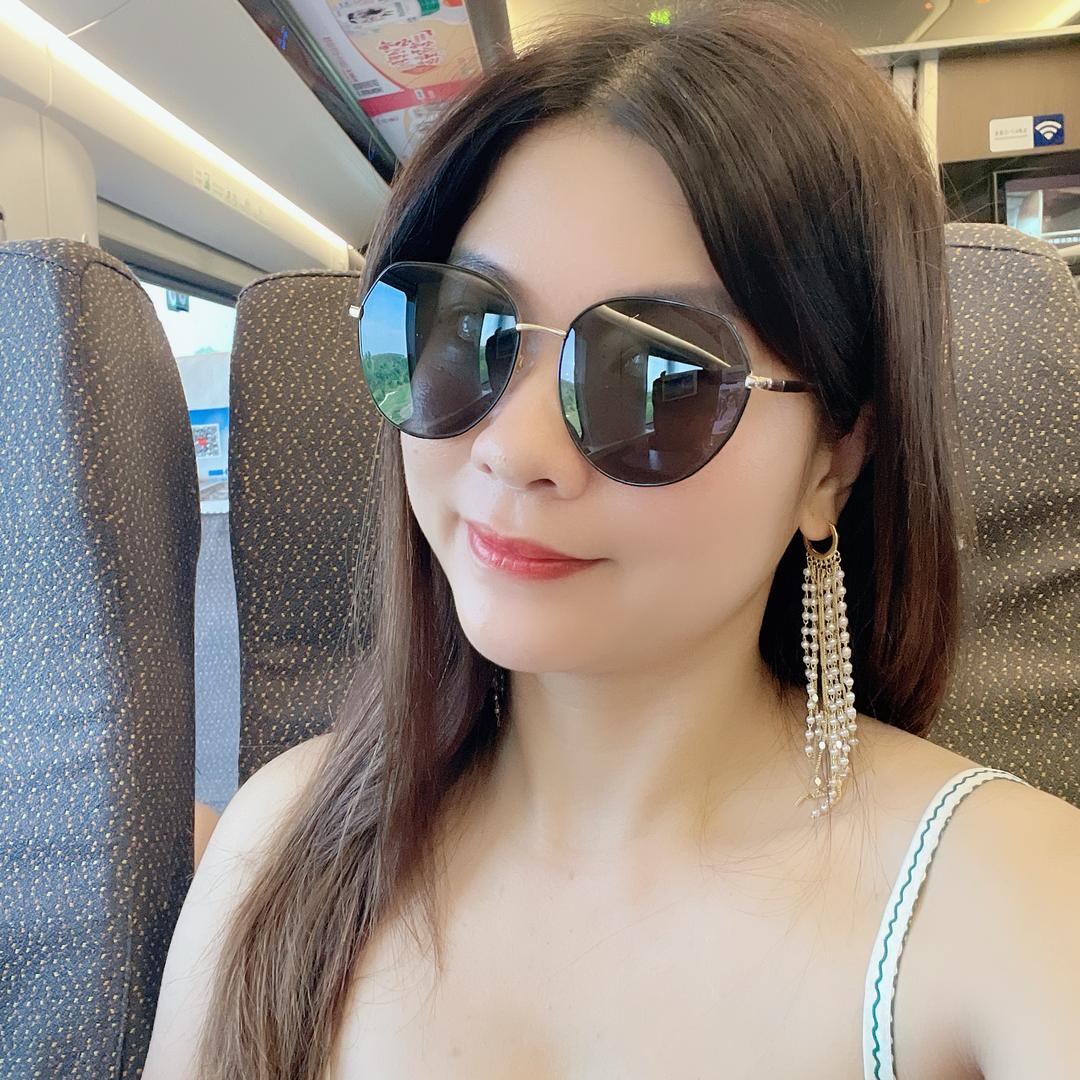 &莉莉