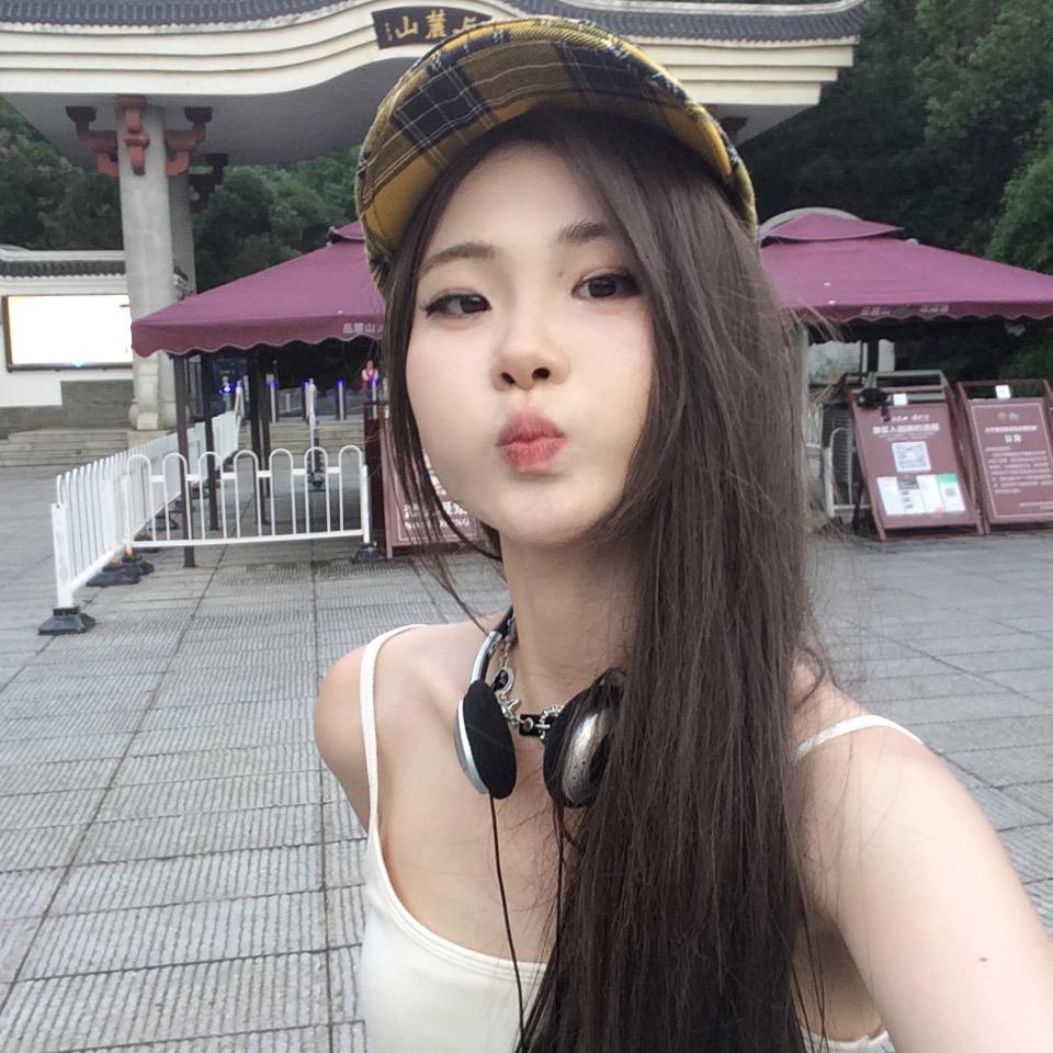 李小C