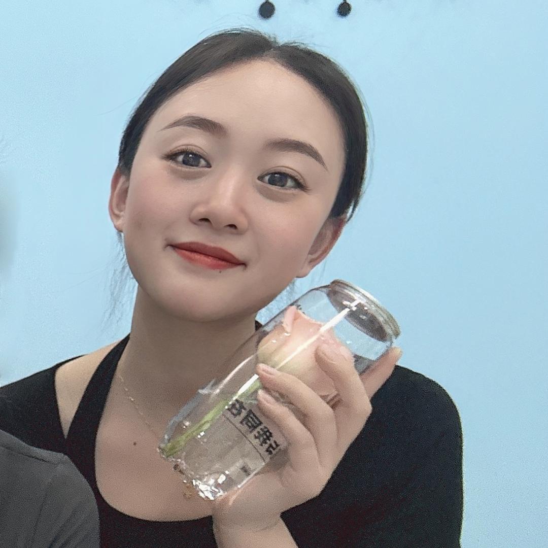 月月吖