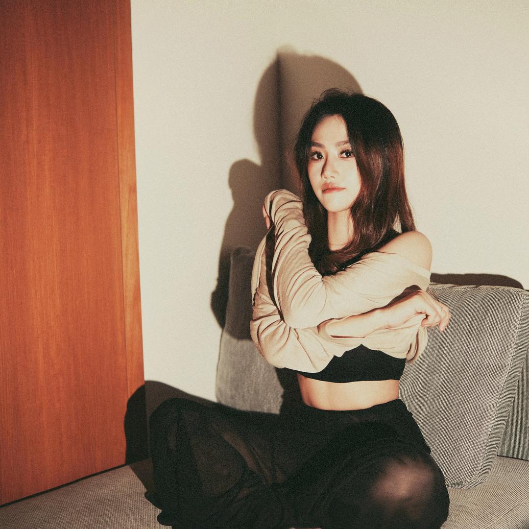 阳光明媚girl